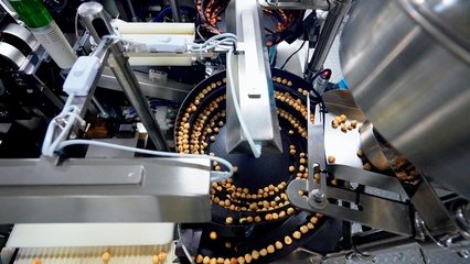 社区店半年突破150家，三只松鼠章燎原朋友圈“喊话”聚焦产品流通服务